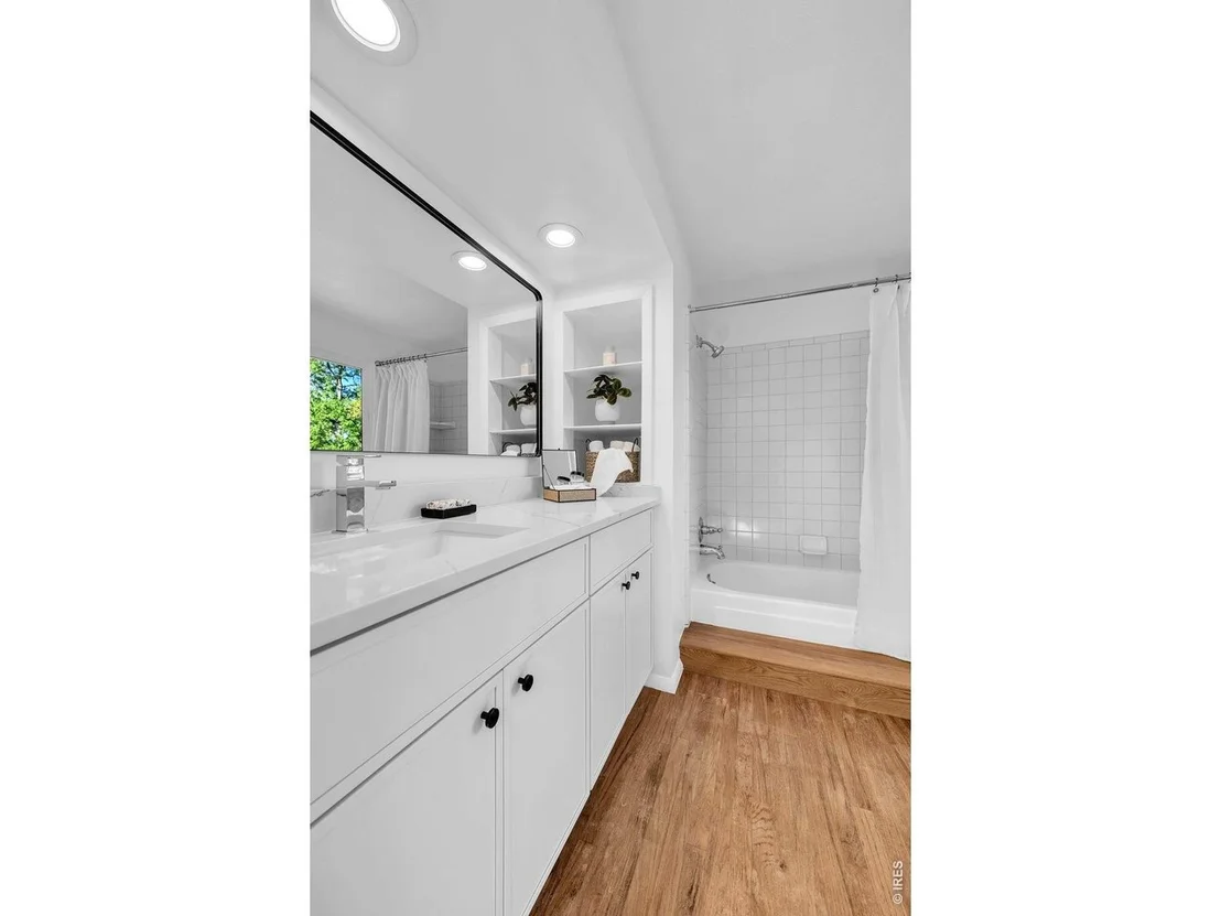 Photo of 4744 Kellogg Cir
