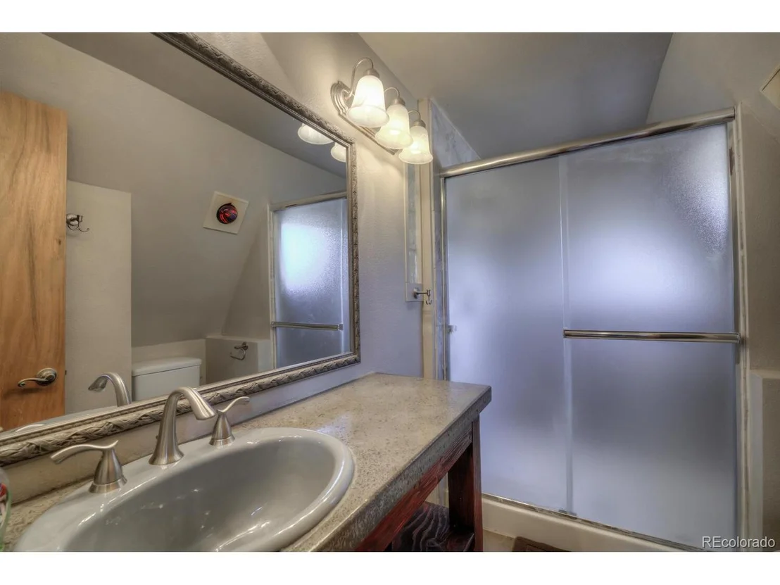 Photo of 257 Round Hill Rd