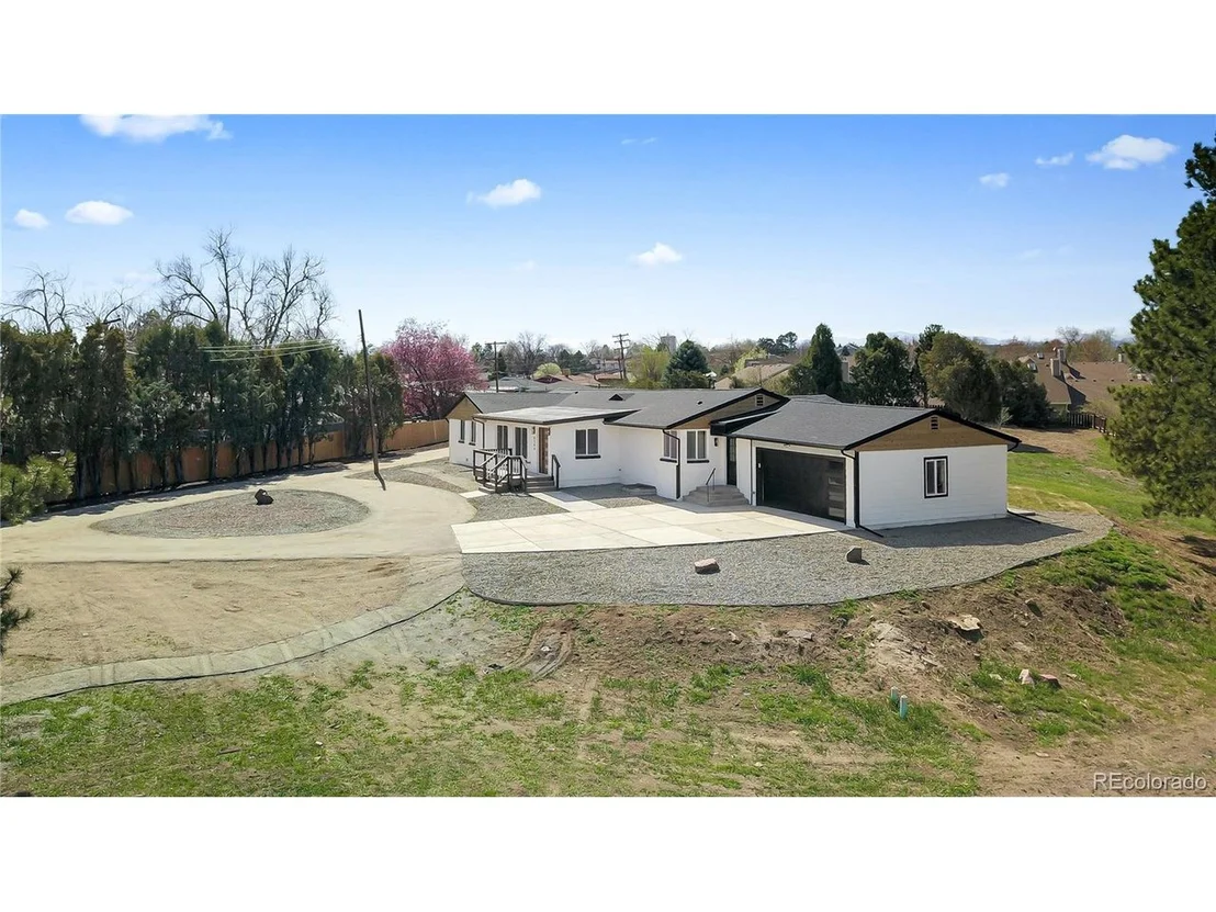 Photo of 6766 Zenobia Loop
