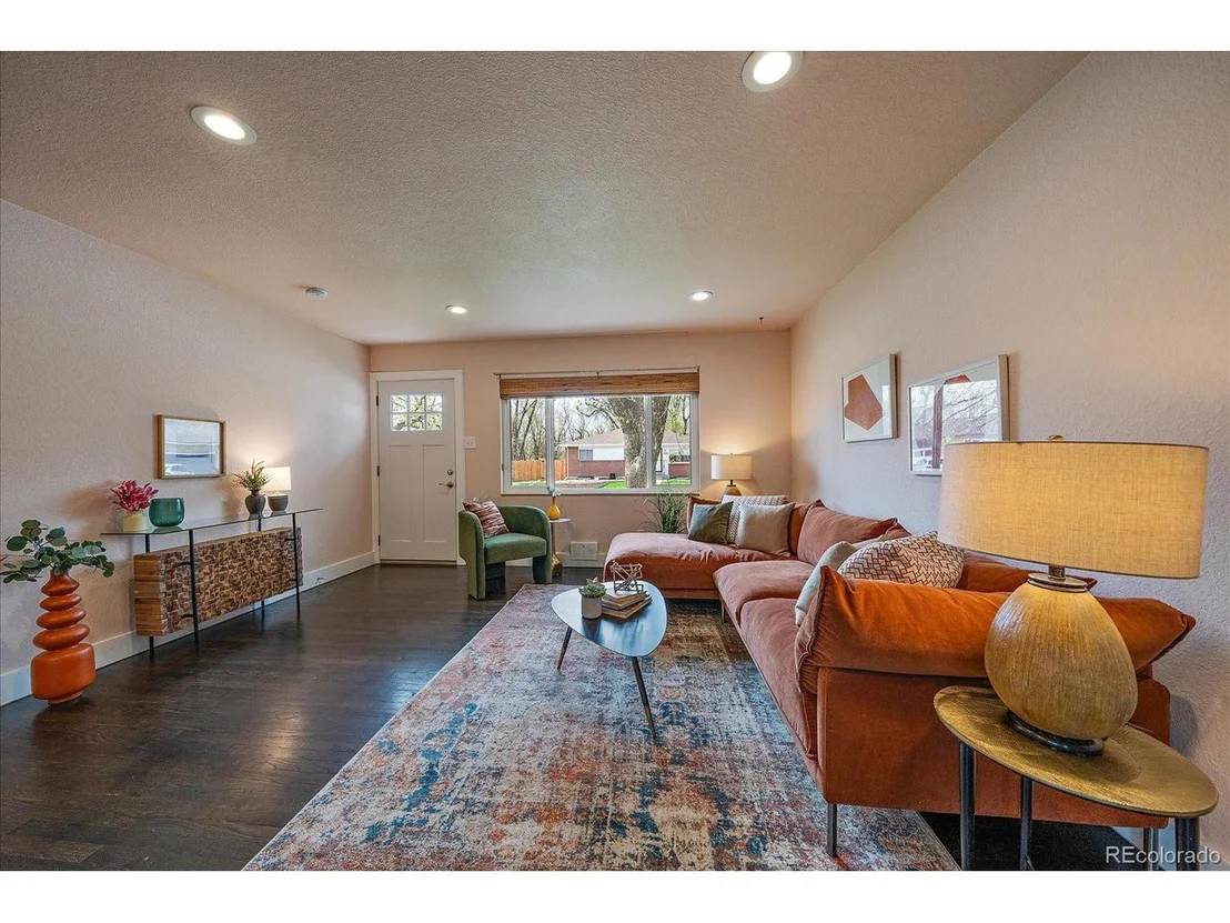 Photo of 6026 Iris Way