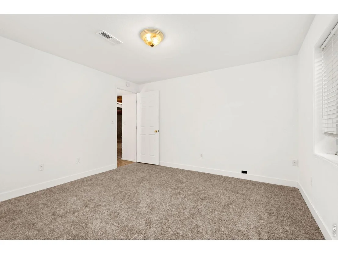 Photo of 910 N 7th Pl
