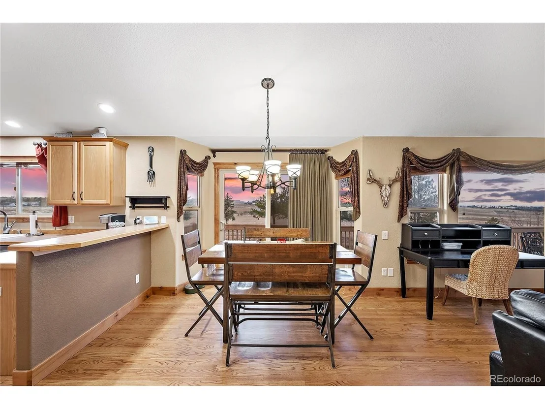 Photo of 855 Gregory Cir