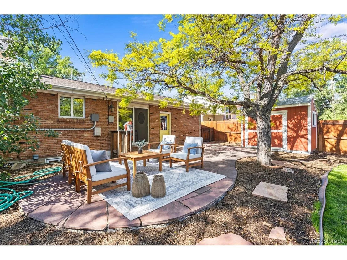 Photo of 3695 Darley Ave