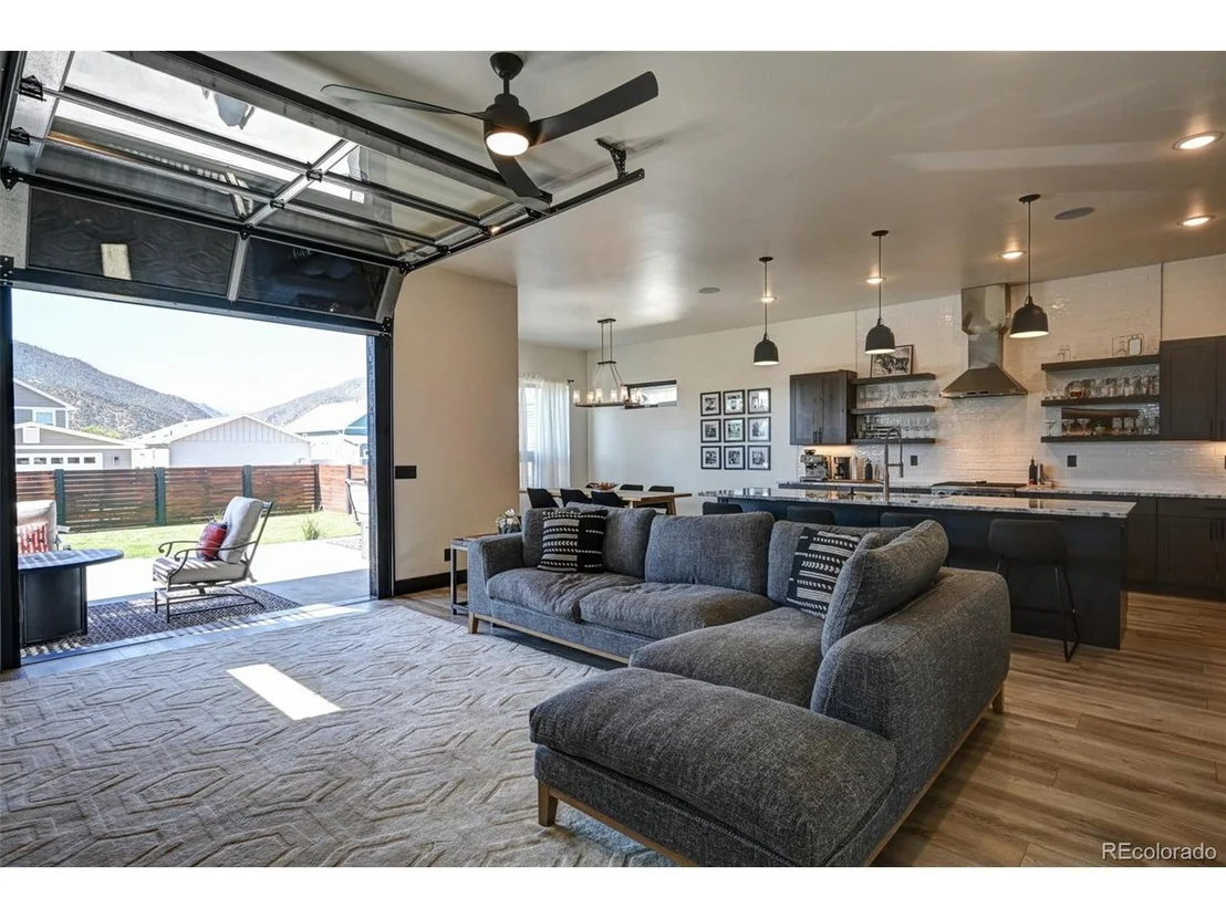 Photo of 10503 Willow Ave
