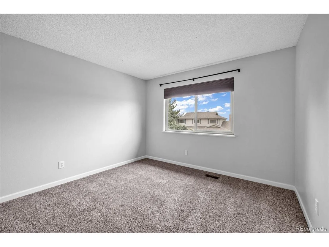 Photo of 3963 W Temple Pl