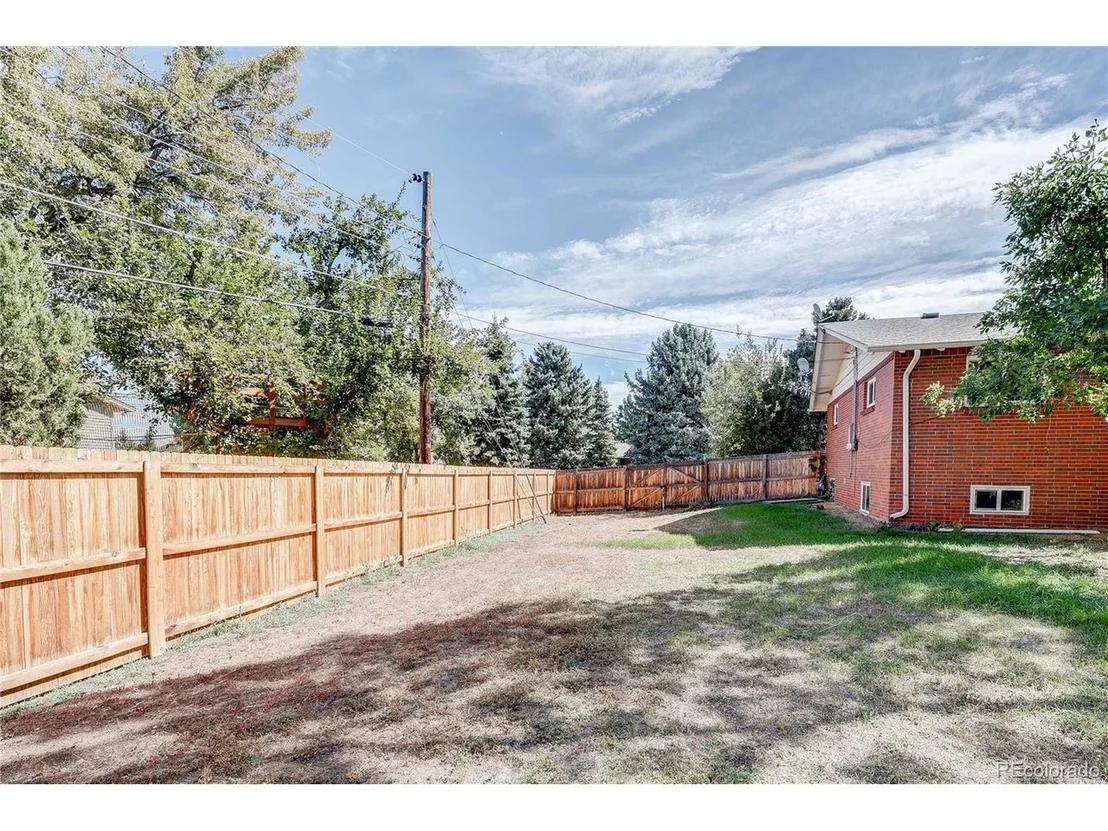 Photo of 3005 Flora Ln