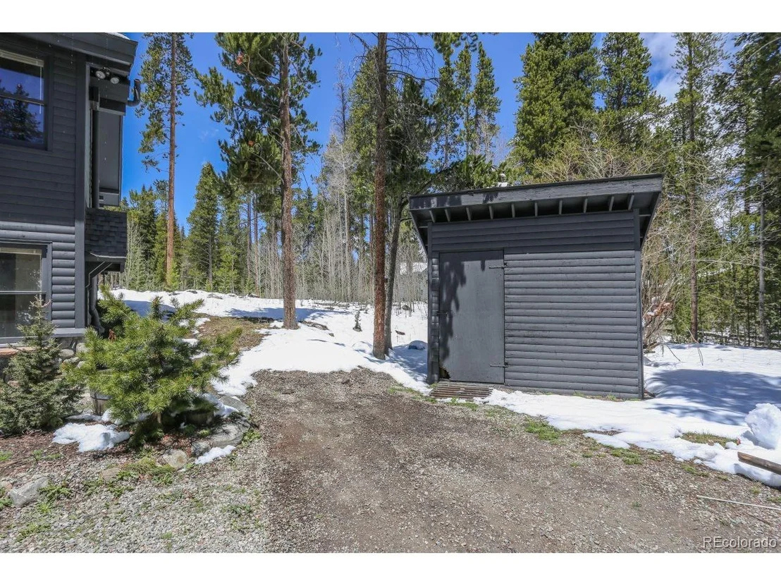 Photo of 390 Crown Dr