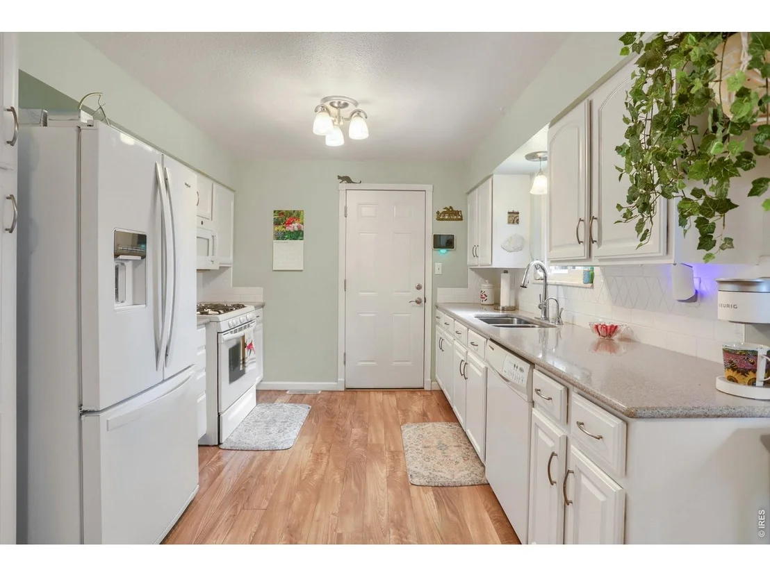Photo of 409 E Saint Clair Ave