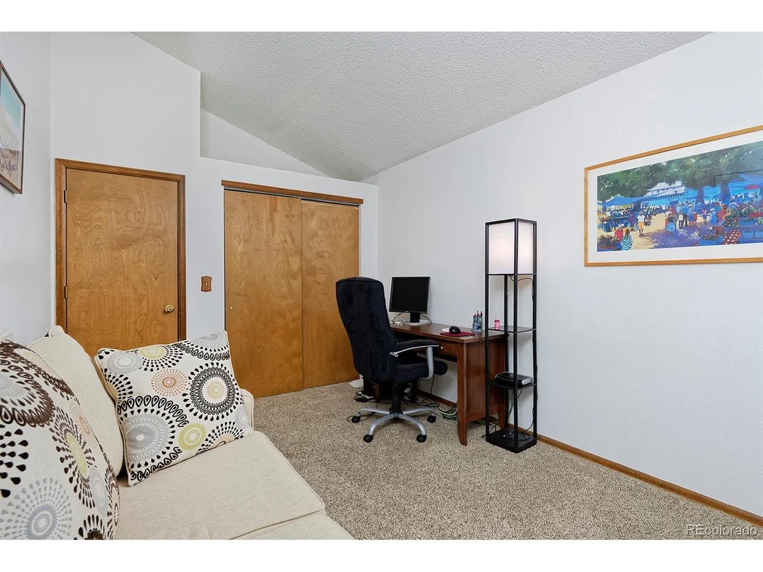 Photo of 372 Oak Ln