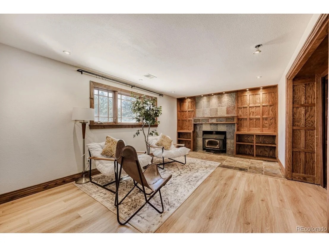 Photo of 15 Pawnee Dr