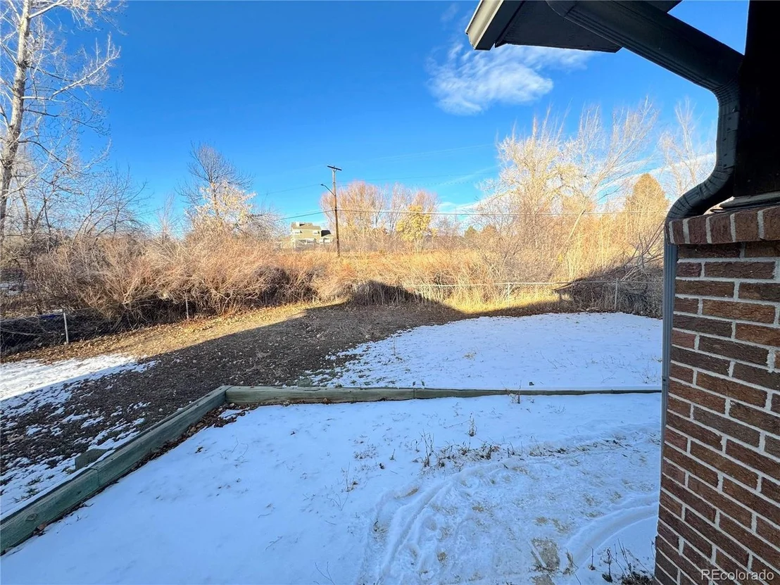 Photo of 6861 Oberon Rd