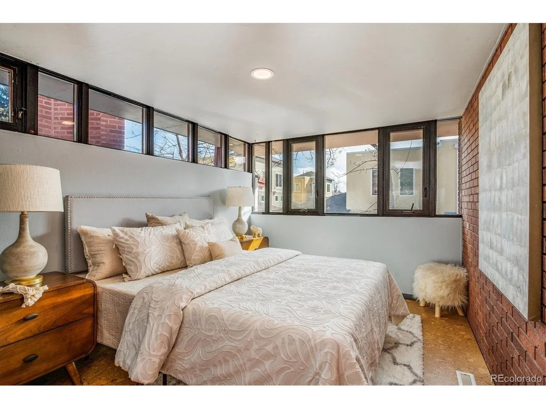 Photo of Unit 3 at 2950 Broadway St