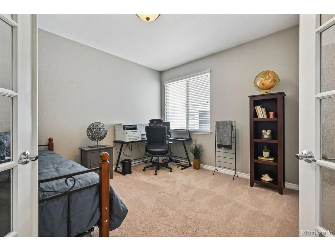 Photo of 10987 Bluegate Way