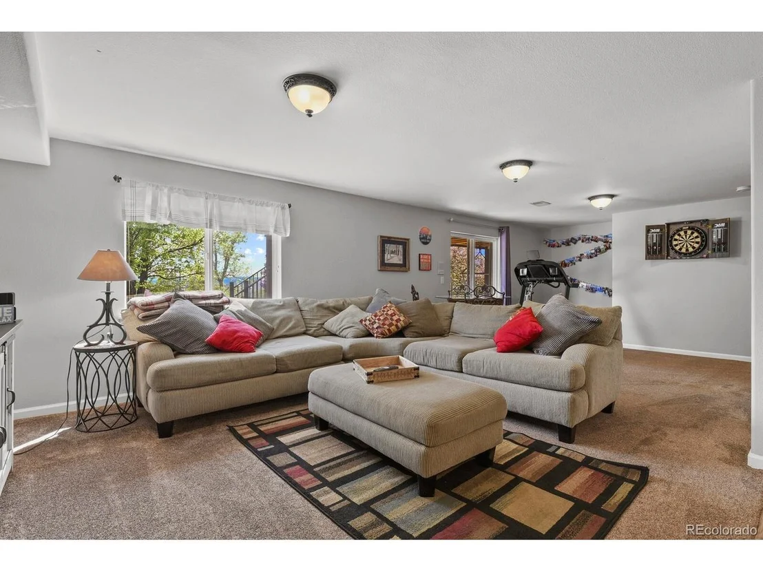 Photo of 21018 Saddleback Cir
