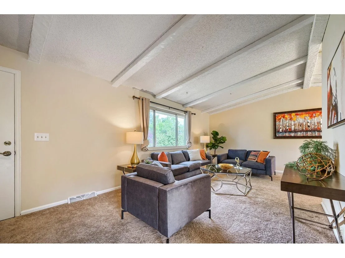 Photo of 4848 Fairlawn Cir