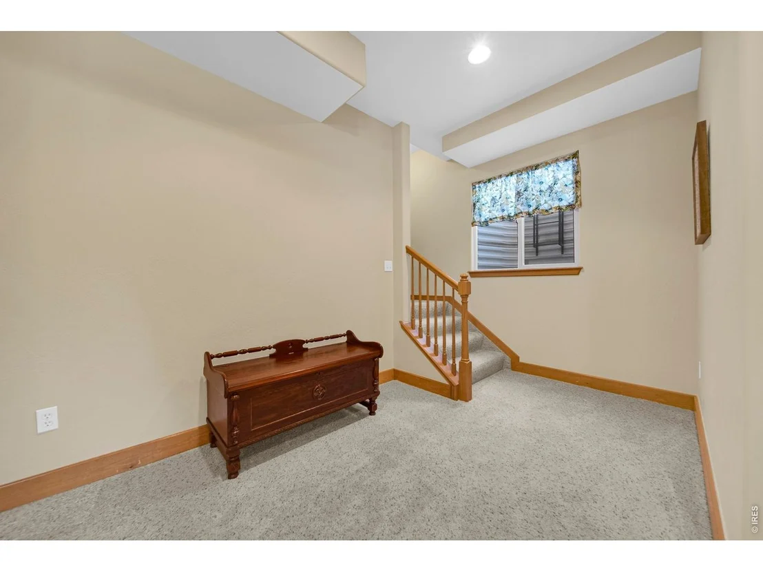 Photo of 48 Bachar Dr