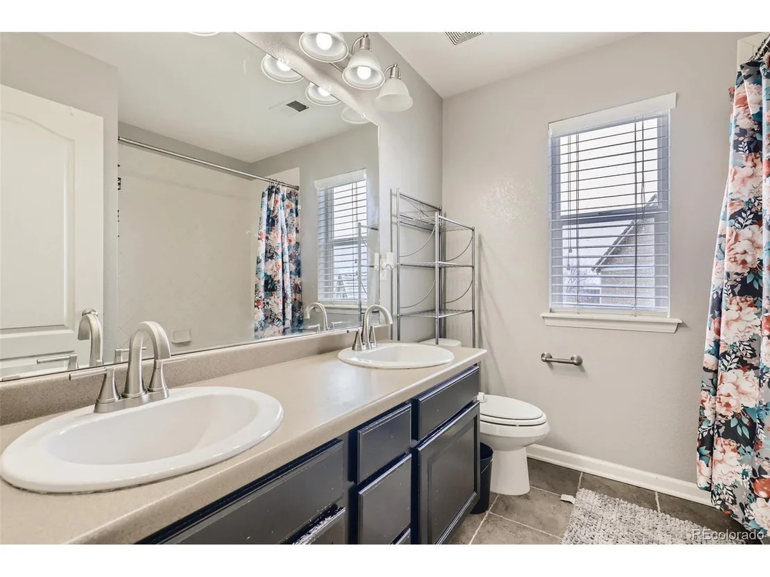 Photo of 563 Oxbow Dr