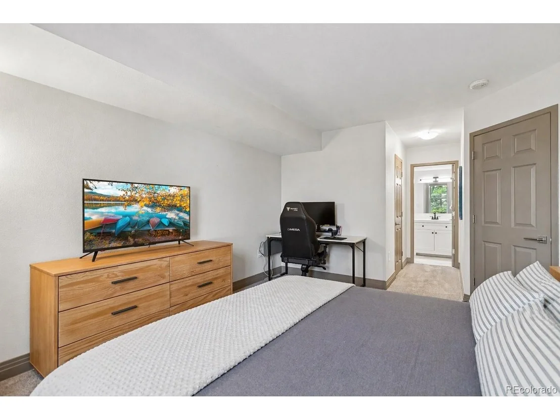 Photo of Unit 310 at 601 W 11th Ave