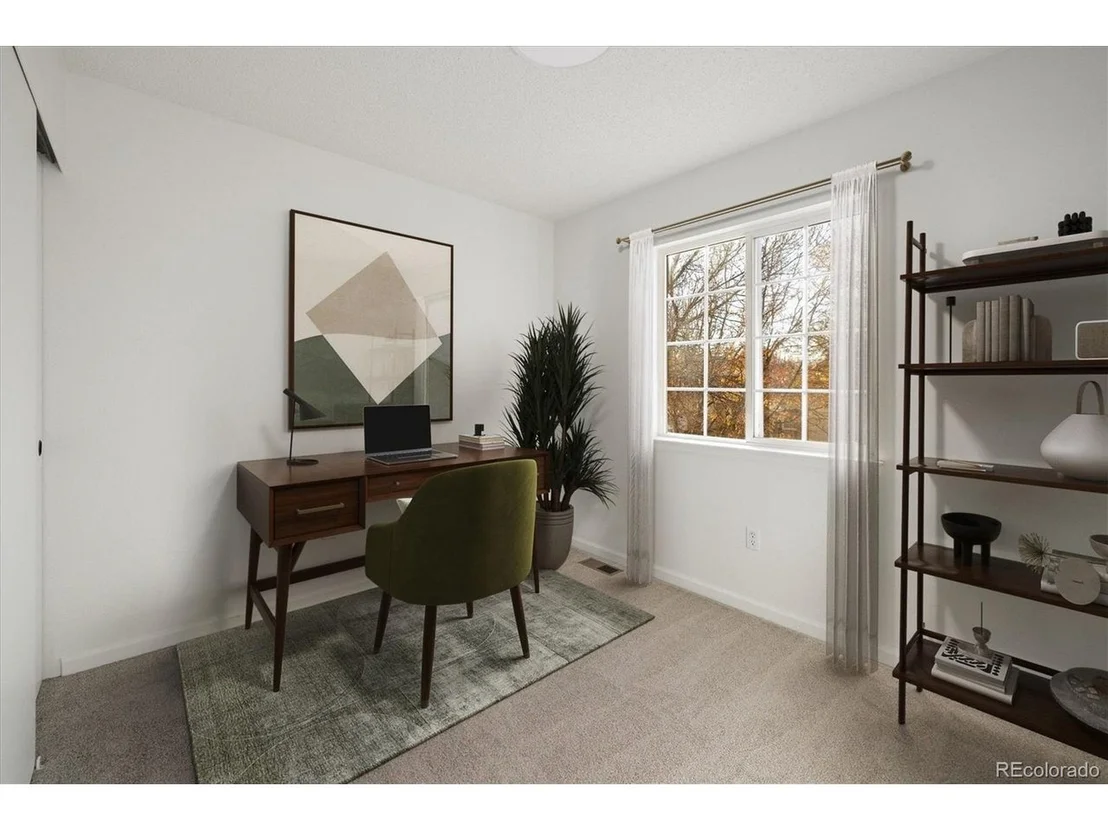 Photo of 1906 Wildrose Dr