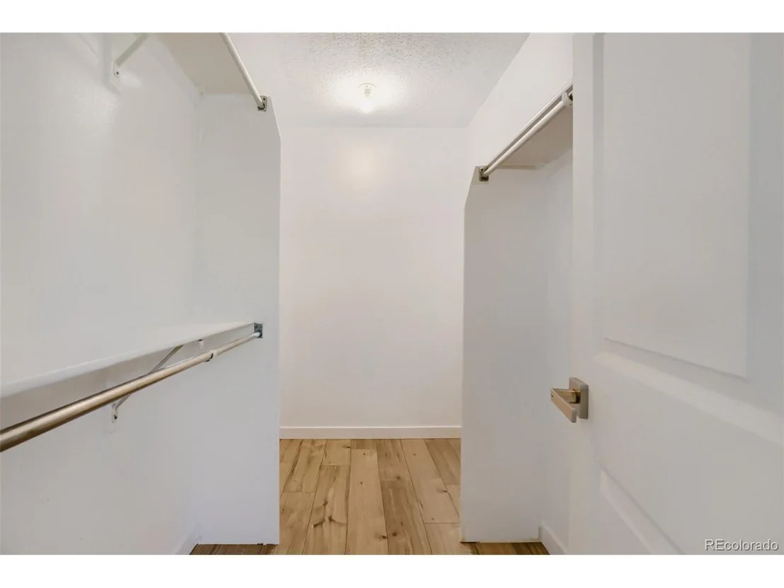 Photo of 1215 Devonshire Ct