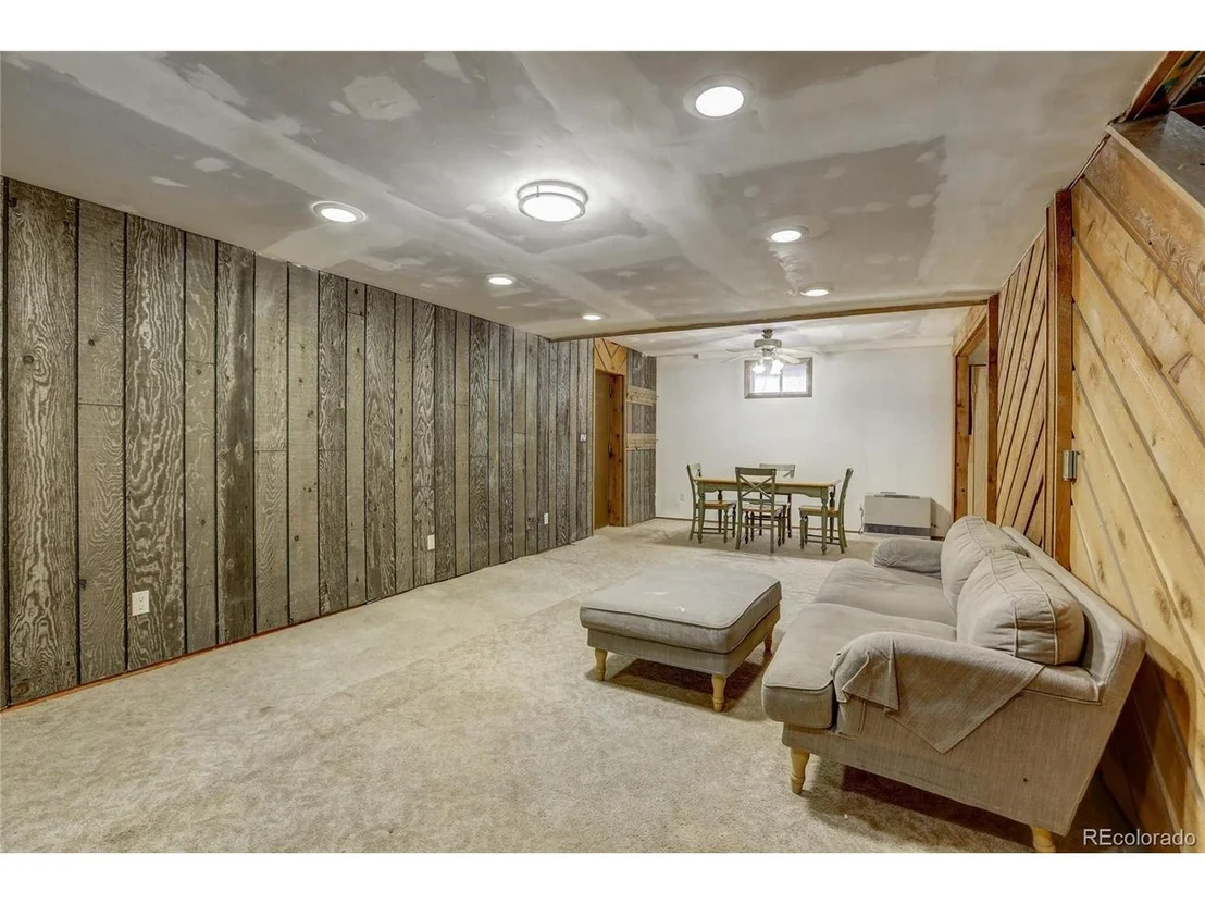 Photo of 155 Pinon Cir
