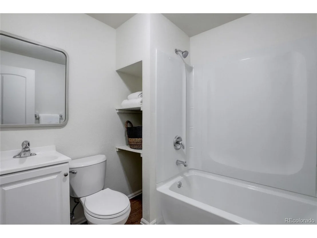 Photo of 988 Axis Dr