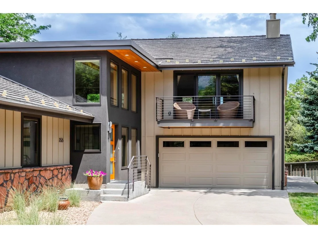 Photo of 2575 Briarwood Dr