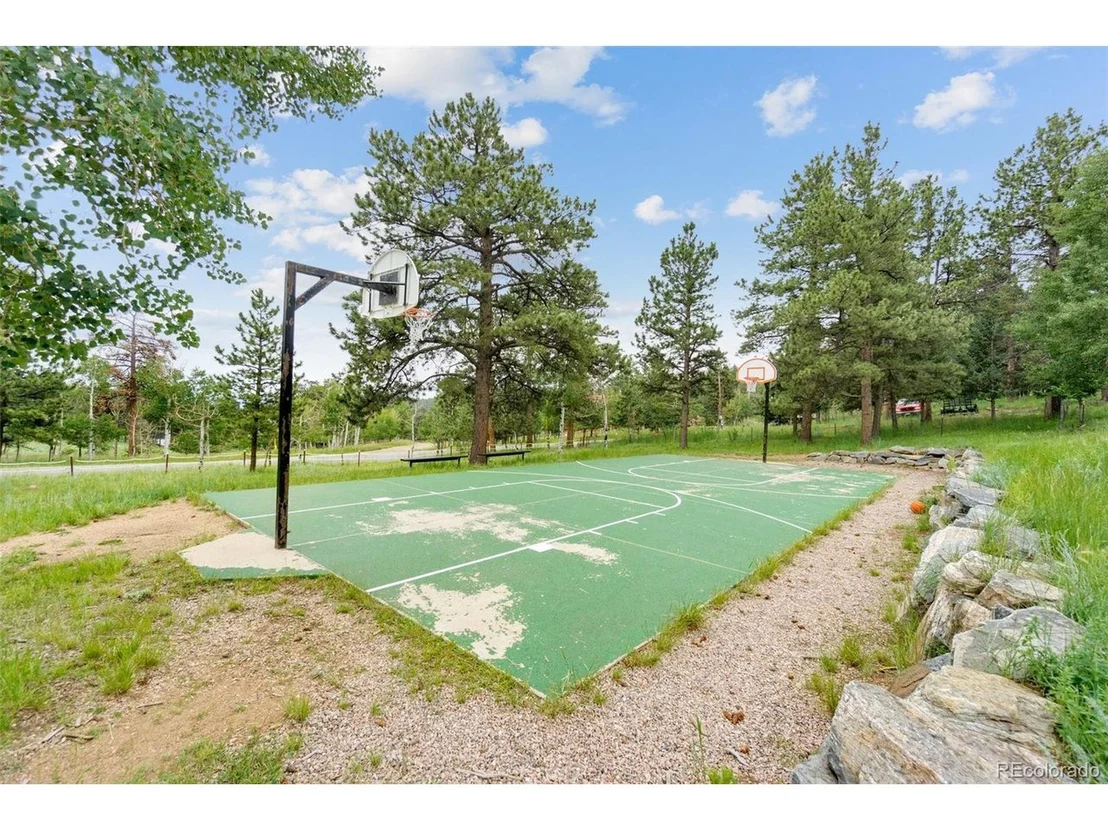 Photo of 544 Aspen Ln