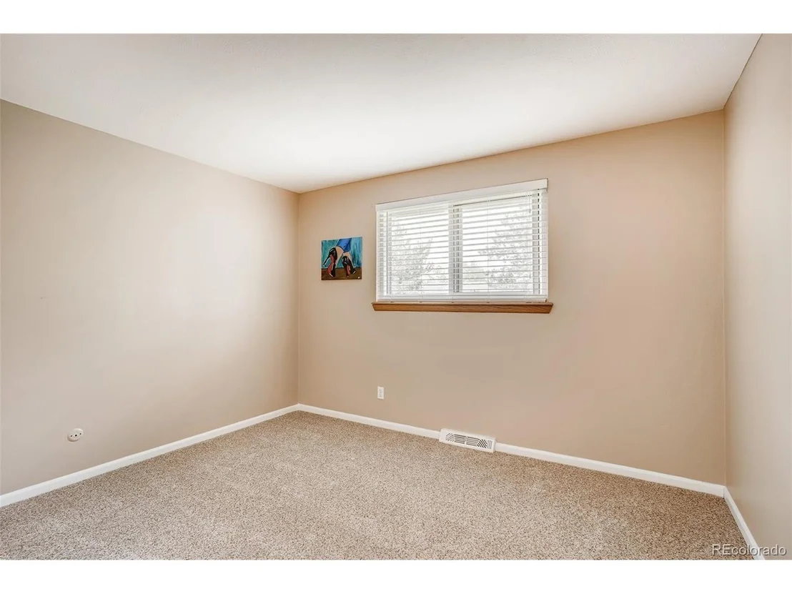 Photo of 303 Helena Cir
