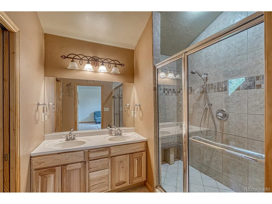 Photo of 988 Ruby Ln