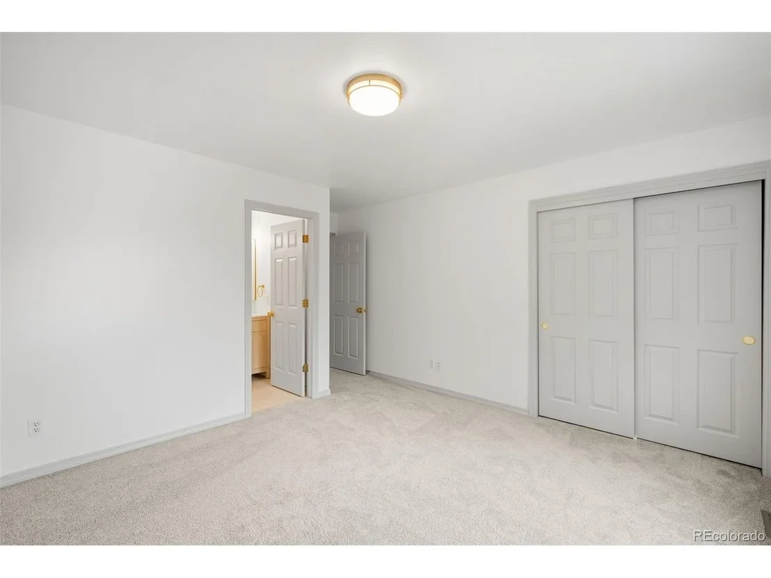 Photo of 869 Shadowstone Dr