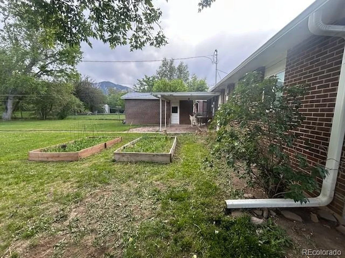 Photo of 3090 Aurora Ave
