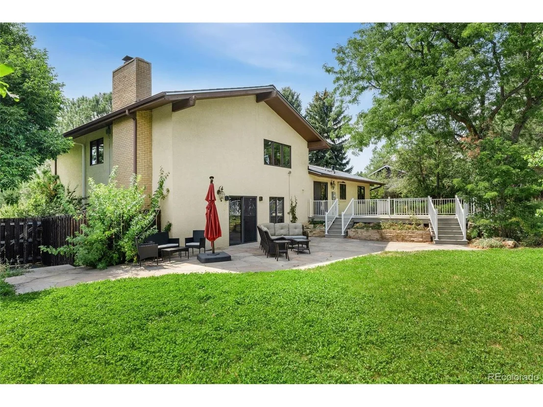 Photo of 7302 Island Cir