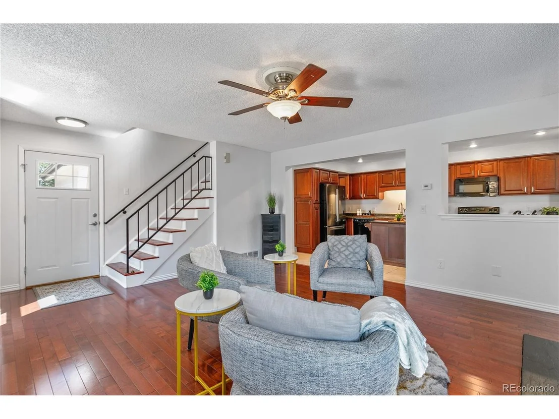 Photo of 5633 W 71st Pl