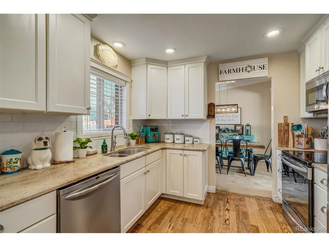 Photo of 7 Belaire Dr