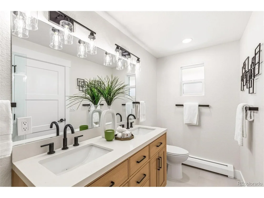 Photo of 3100 W Denver Pl