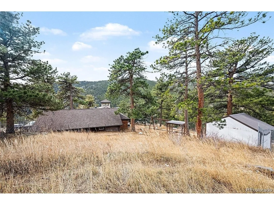 Photo of 6094 Pyrenees Trl