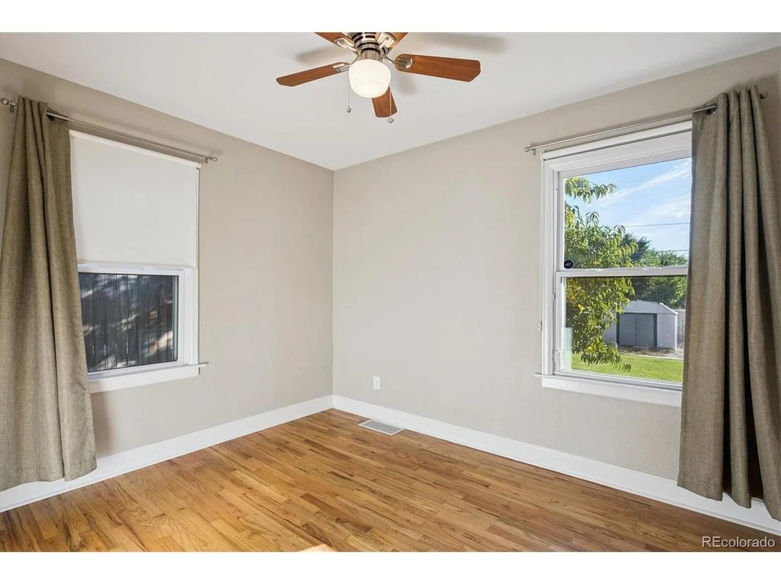 Photo of 310 King St