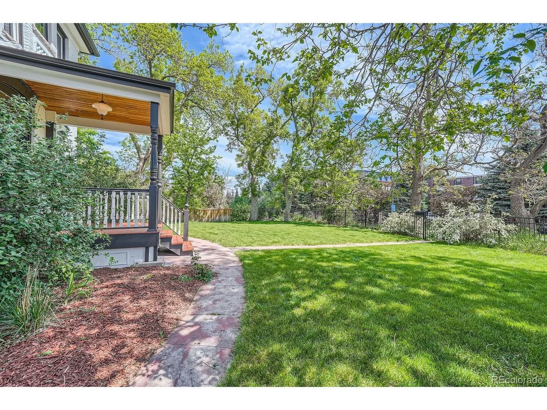 Photo of 5127 Lowell Blvd