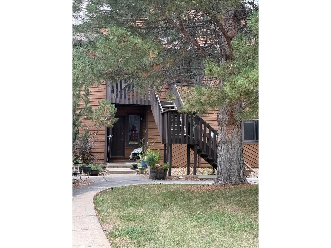 Photo of 6239 Willow Ln