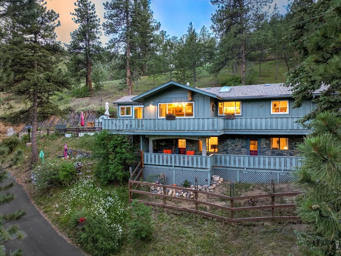 Photo of 1155 Wagonwheel Gap Rd