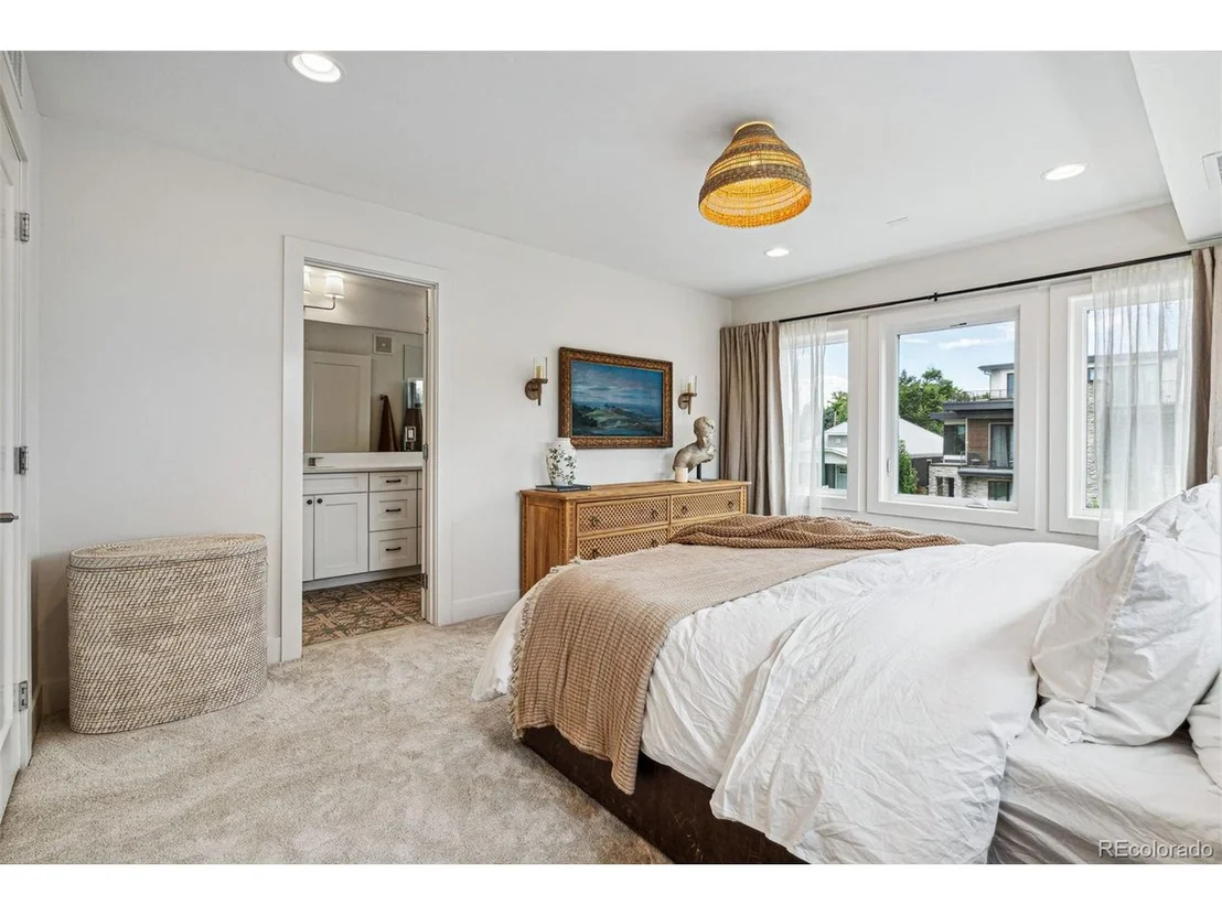 Photo of 2400 Lowell Blvd