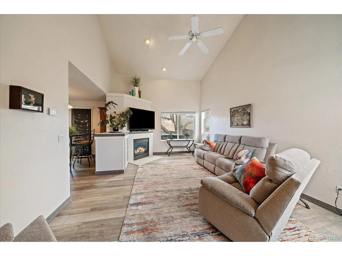 Photo of 700 Mango Dr