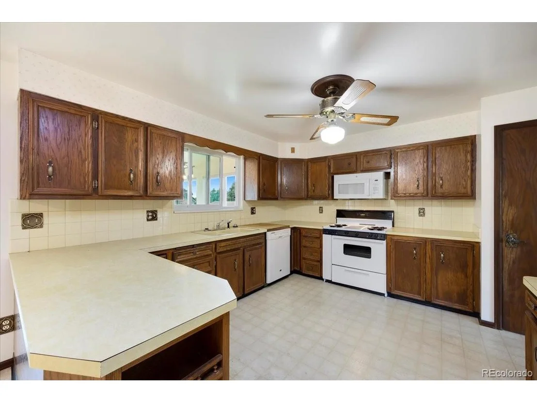 Photo of 3933 Viewpoint Way