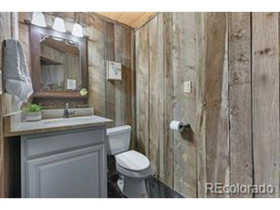 Photo of 746 Riverside Dr