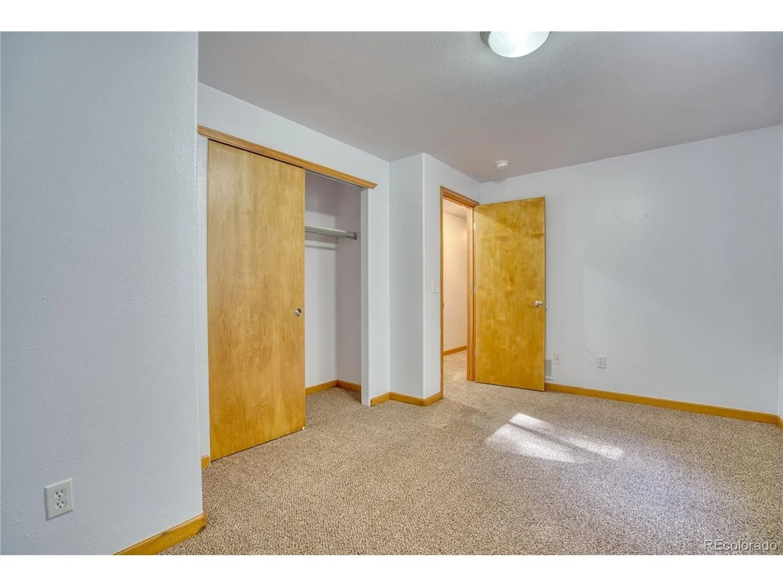 Photo of 1418 Red Mountain Dr