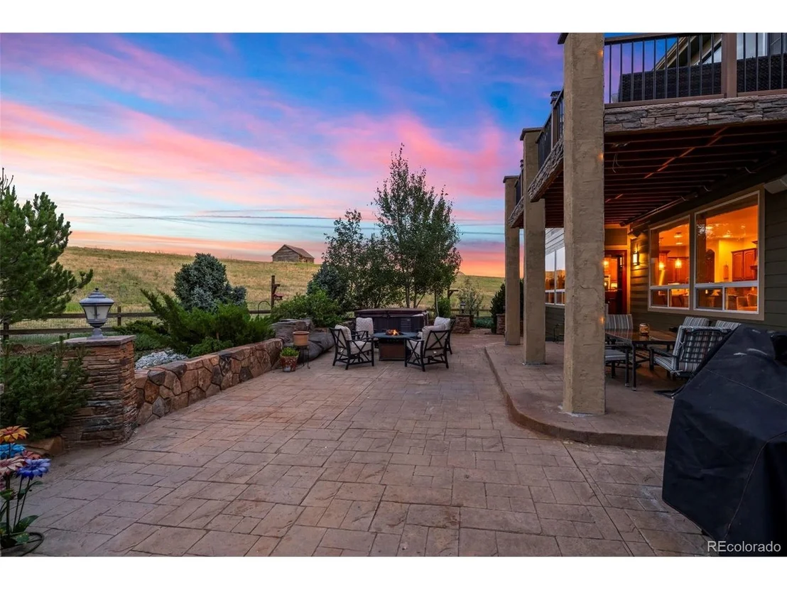 Photo of 5565 Southwind Cir