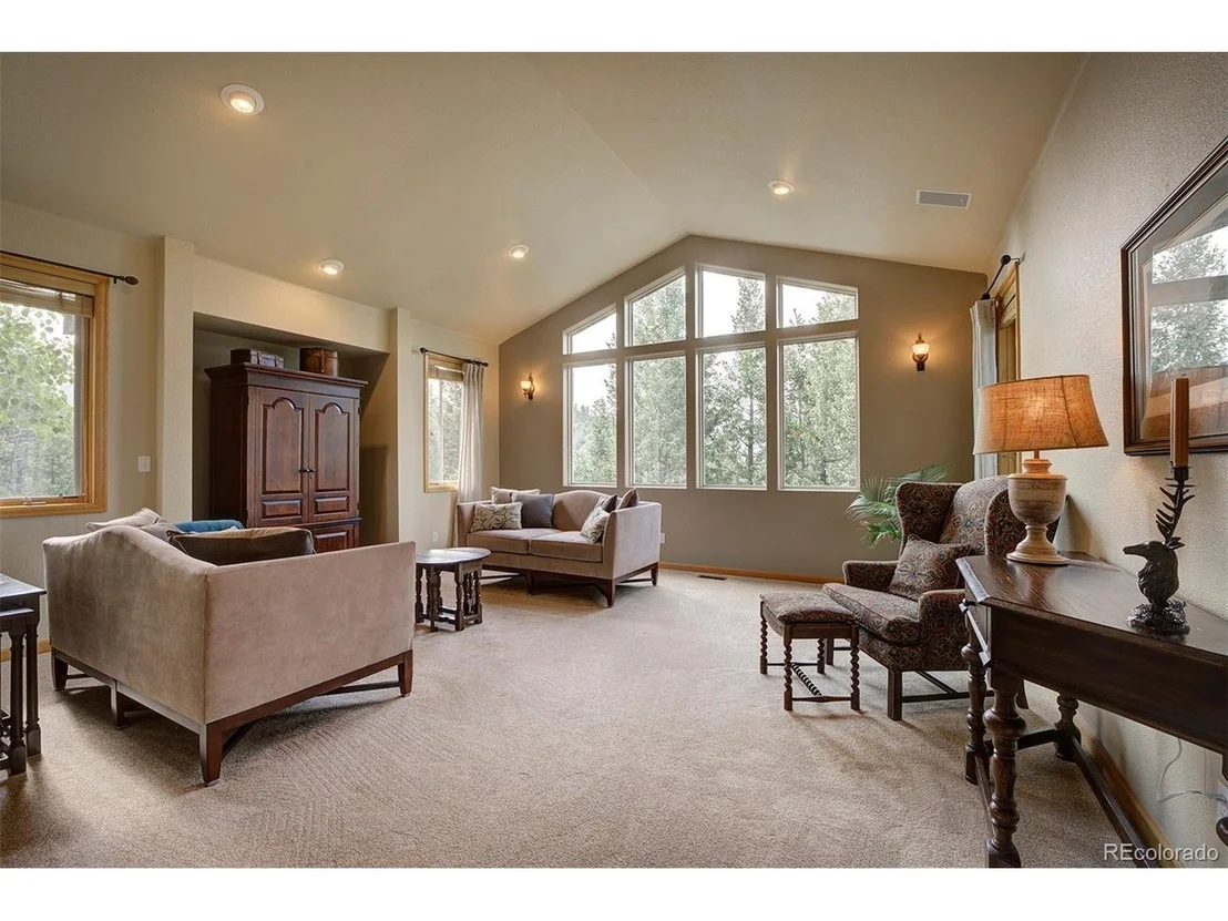 Photo of 990 Elk Valley Dr