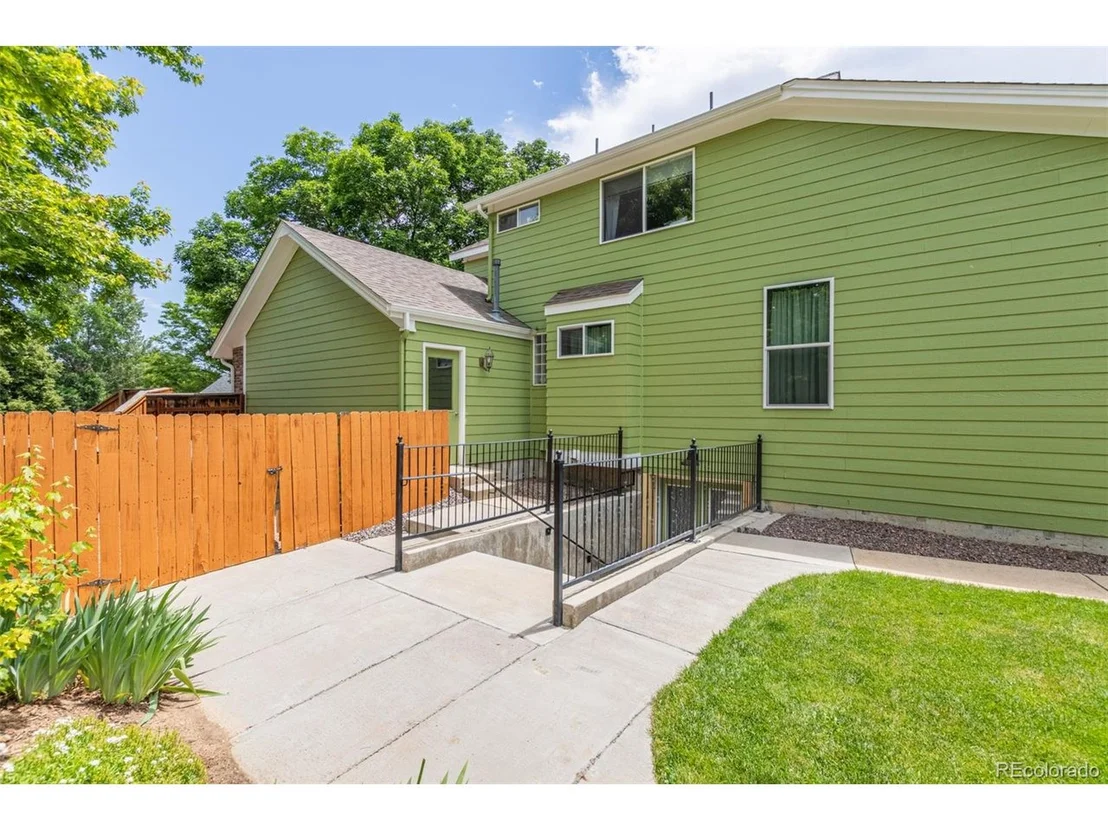 Photo of 392 Driftwood Cir