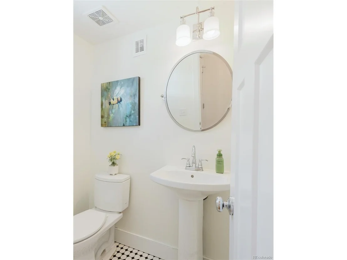 Photo of 3321 W Clyde Pl